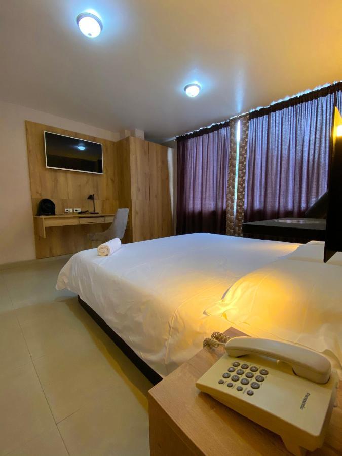 Hotel Wampushkar Zamora Eksteriør bilde